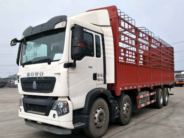 蘭州貨車(chē)9.6米四軸高欄貨車(chē)